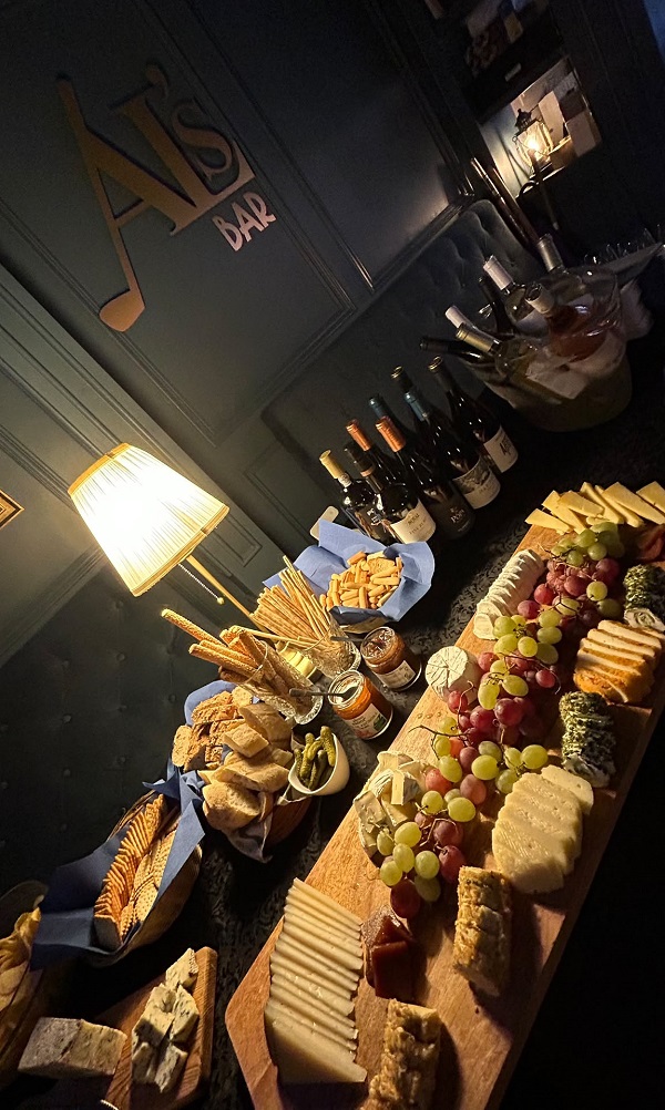 sponsor food table